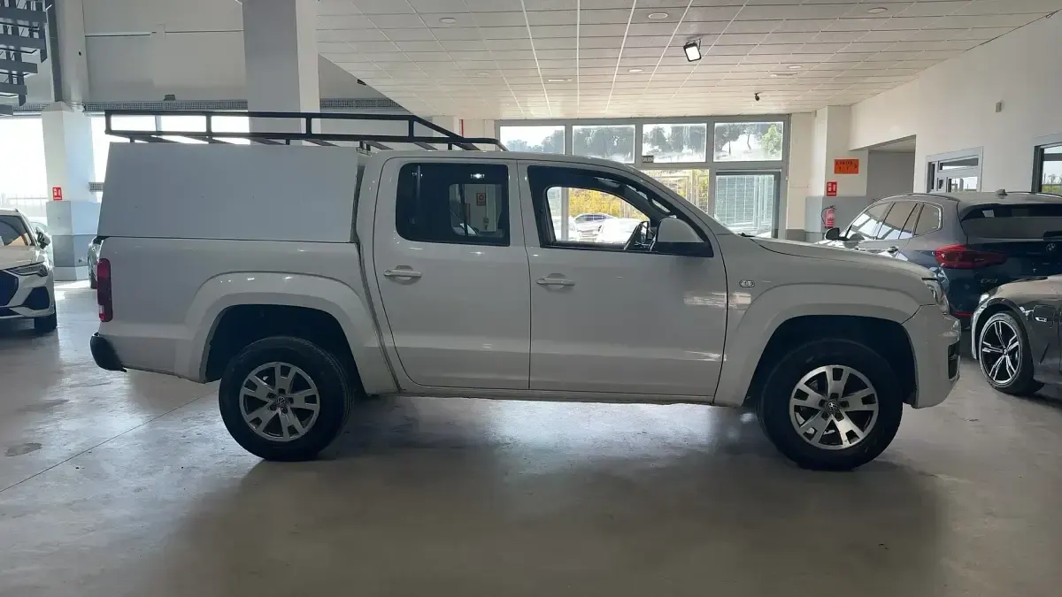 Usado VW Amarok Trendline 204 CV (150 kW) 2019 Blanco Pickup/Camioneta