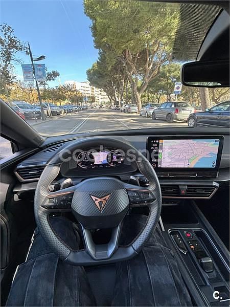 Usado Cupra Leon 150 CV (110 kW) 2024 Gris / plata Berlina