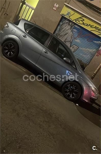 Usado Seat Toledo Sport 140 CV (102 kW) 2006 Azul Berlina