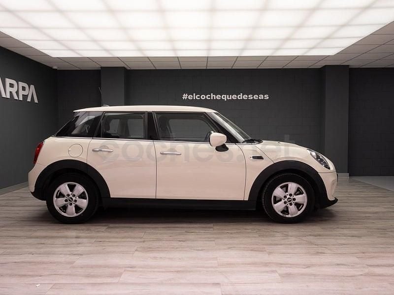 Usado Mini ONE 102 CV (75 kW) 2020 Beige Utilitario