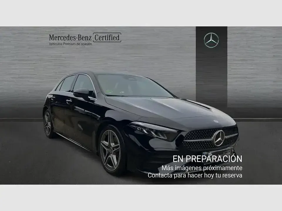 Usado Mercedes A200 AMG line 150 CV (110 kW) 2024 Negro Berlina