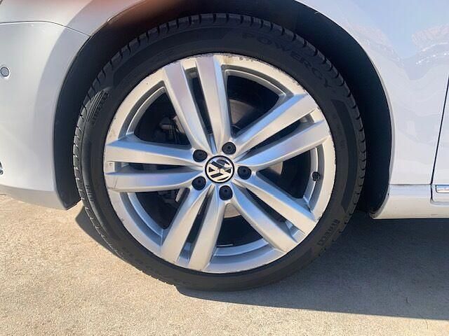 Usado VW Passat Highline 177 CV (130 kW) 2014 Blanco Familiar