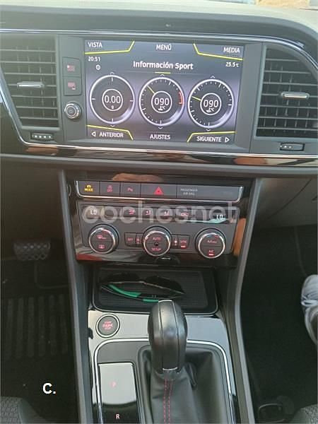 Usado Seat Leon ST FR 150 CV (110 kW) 2019 Blanco Familiar