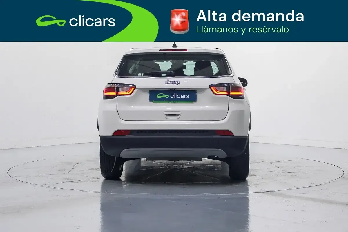 Usado Jeep Compass Altitude 130 CV (95 kW) 2025 Blanco SUV