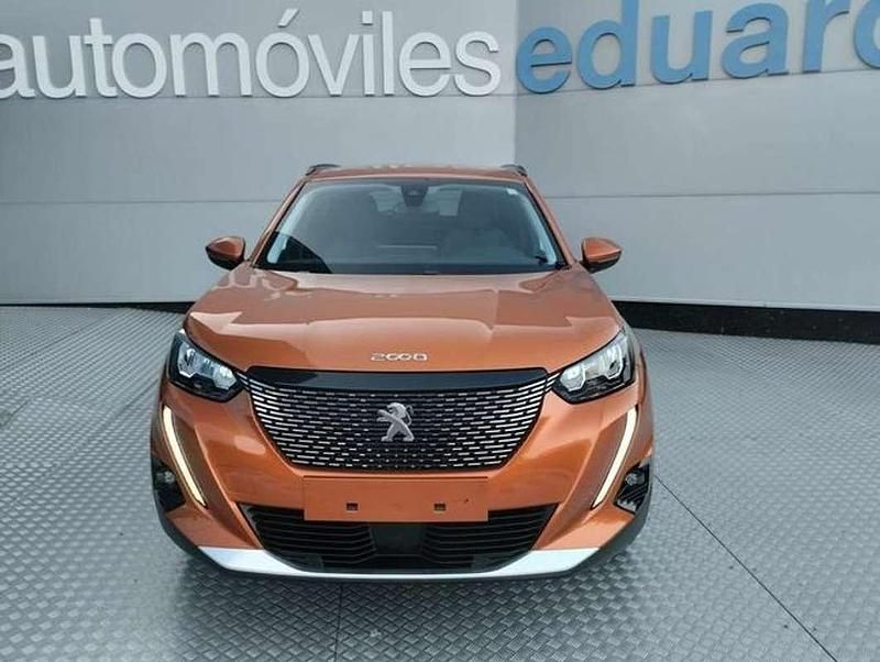 Usado Peugeot 2008 Allure 131 CV (96 kW) 2021 Naranja SUV