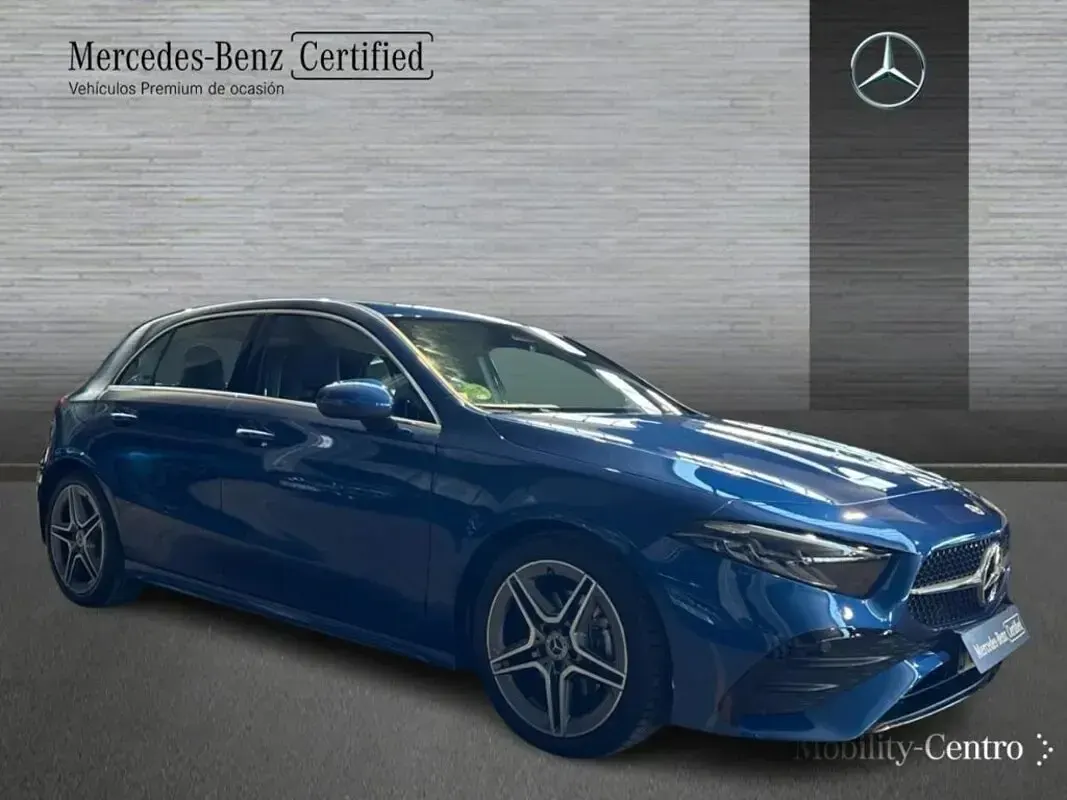 Usado Mercedes A180 116 CV (85 kW) 2024 Azul espectra Utilitario