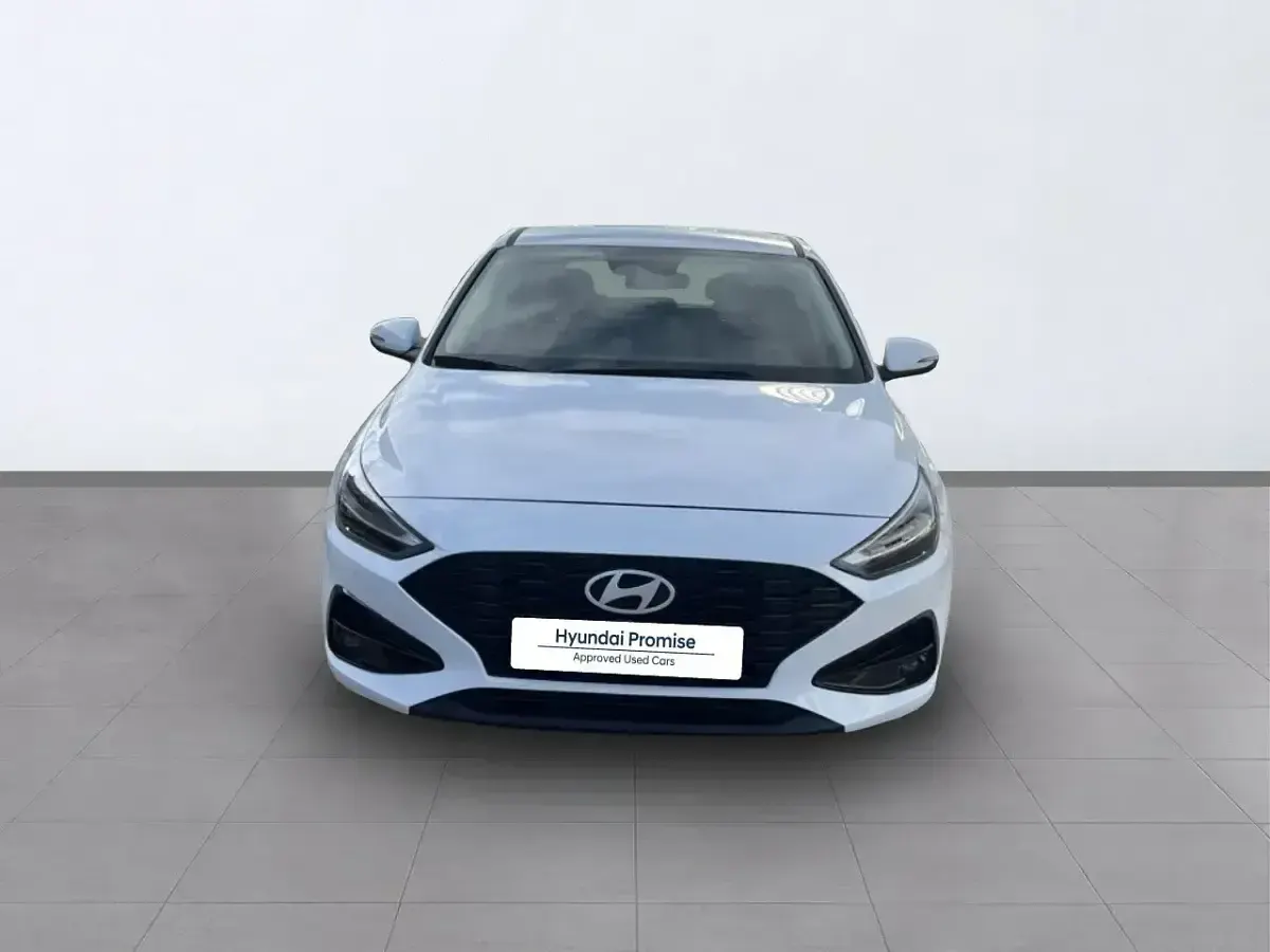 Usado Hyundai i30 N Line 100 CV (73 kW) 2024 Blanco Berlina