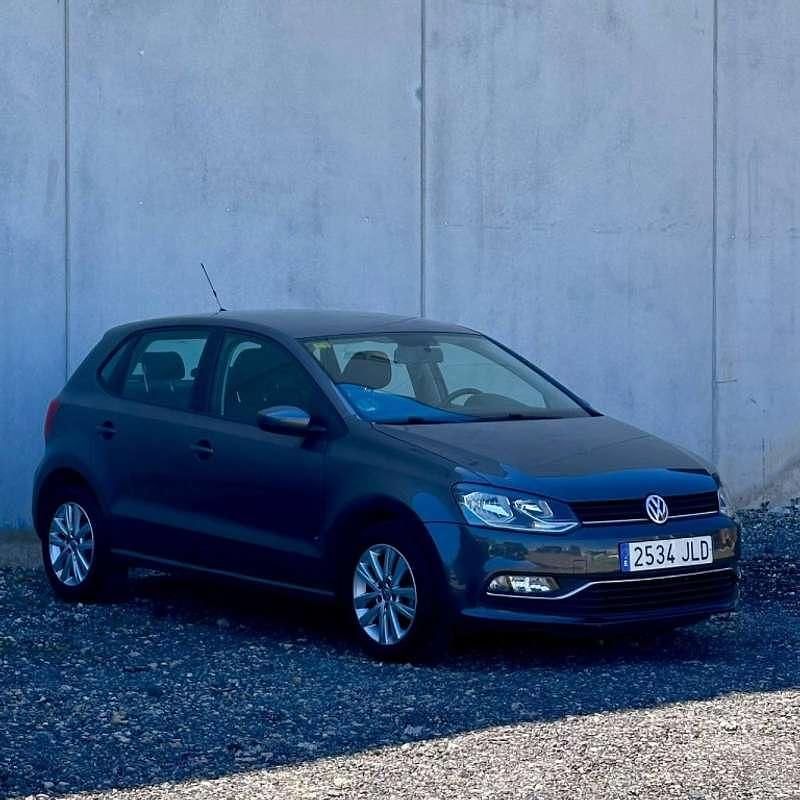 Usado VW Polo 75 CV (55 kW) 2015 Gris Utilitario