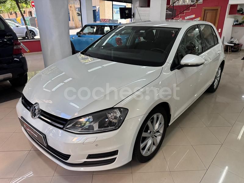 Blanco Usado 2013 VW Golf VII Edition Berlina | 9990 € (Precio justo) - Imagen 1/4