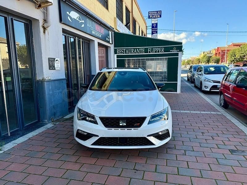 Usado Seat Leon 4Drive 300 CV (220 kW) 2018 Blanco Familiar