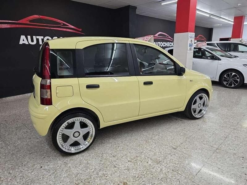 Usado Fiat Panda Dynamic 60 CV (44 kW) 2005 Amarillo Utilitario