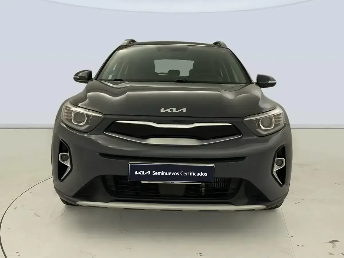 Usado Kia Stonic 101 CV (74 kW) 2021 Gris SUV