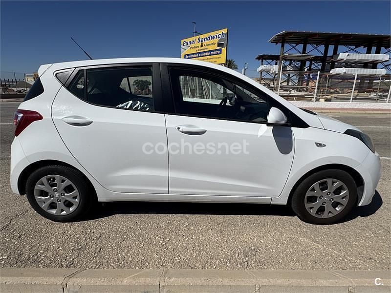 Blanco Usado 2014 Hyundai i10 Utilitario | 7500 € (Precio justo) - Imagen 1/3