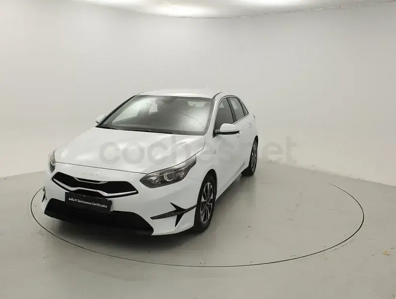 Occasion Kia Ceed 100 PK (73 kW) 2025 Wit Hatchback