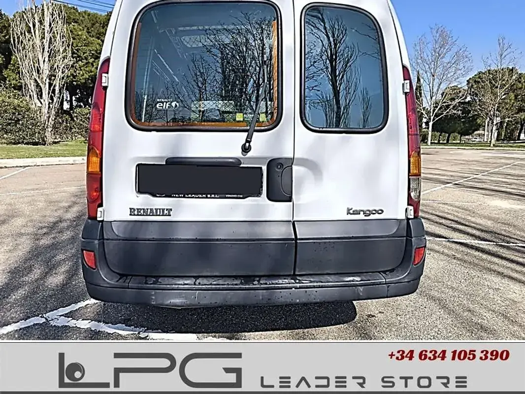 Usado Renault Kangoo Expression 68 CV (50 kW) 2007 Blanco Monovolumen