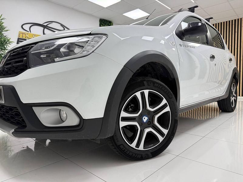 Usado Dacia Sandero Essentiel 95 CV (69 kW) 2020 Blanco