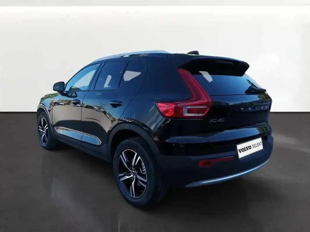 Usado Volvo XC40 Core 163 CV (119 kW) 2025 Negro SUV