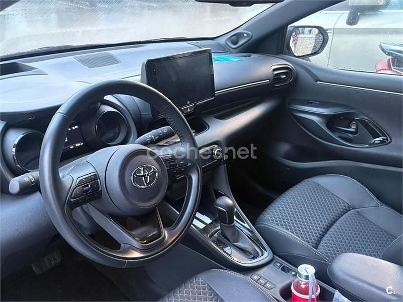 Usado Toyota Yaris Hybrid Plus 116 CV (85 kW) 2023 Blanco Berlina