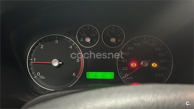 Usado Ford Focus Sport 115 CV (84 kW) 2006 Negro Berlina