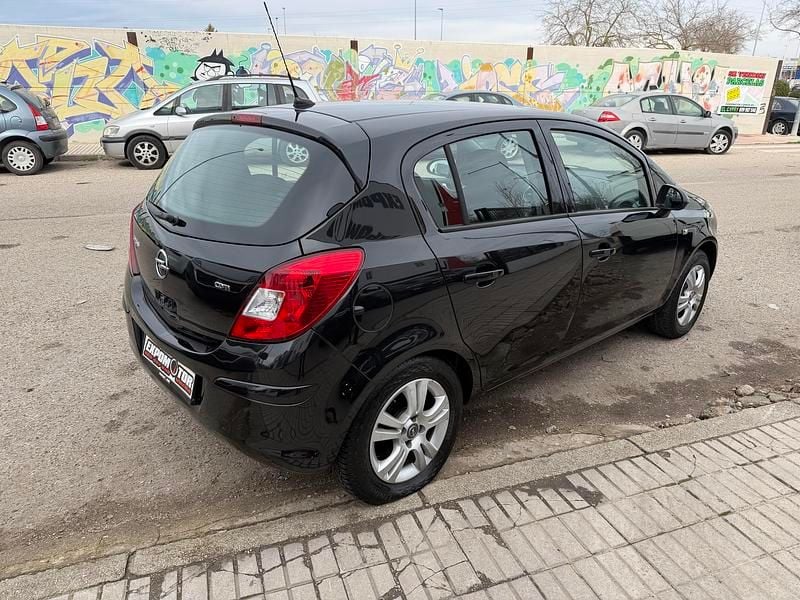 Usado Opel Corsa Selective 75 CV (55 kW) 2014 Negro Utilitario
