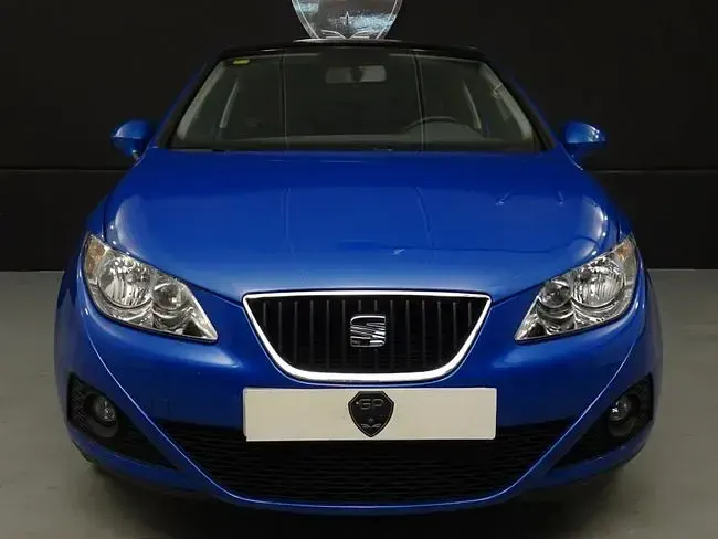 Usado Seat Ibiza Style 85 CV (62 kW) 2010 Azul Utilitario