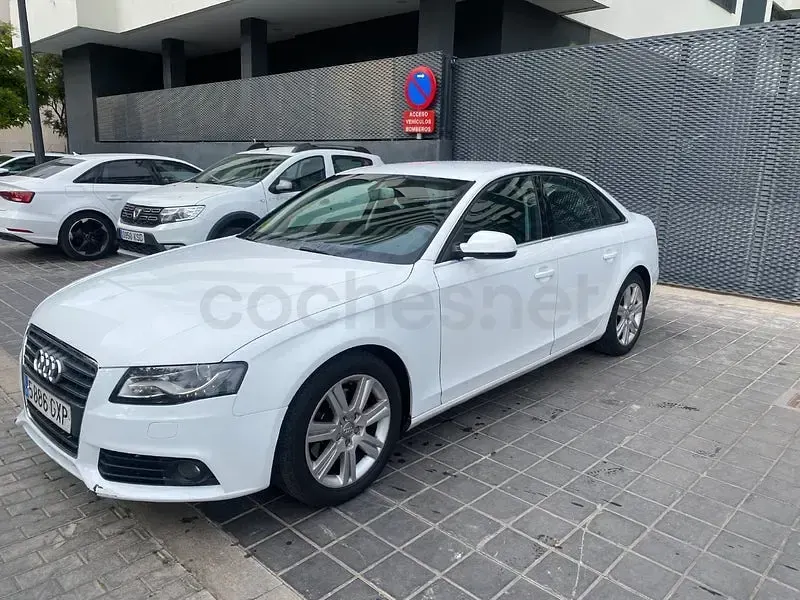 Usado Audi A4 143 CV (105 kW) 2010 Blanco Berlina