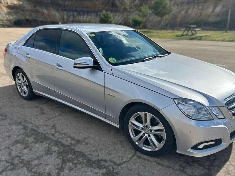 Usado Mercedes E350 Avantgarde 231 CV (169 kW) 2010 Gris Berlina