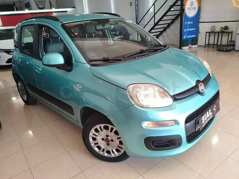 Usado Fiat Panda Lounge 69 CV (50 kW) 2014 Azul Utilitario