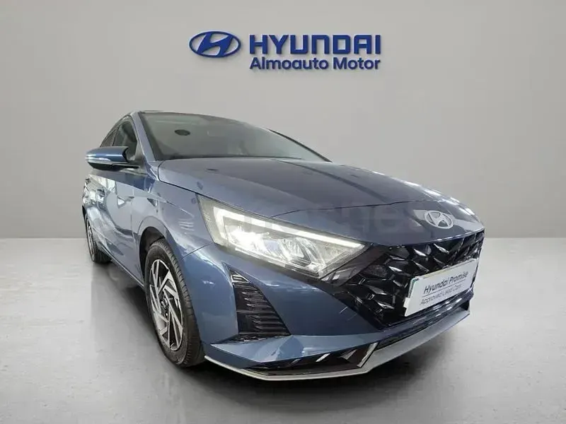 Usado Hyundai i20 100 CV (73 kW) 2025 Azul Utilitario