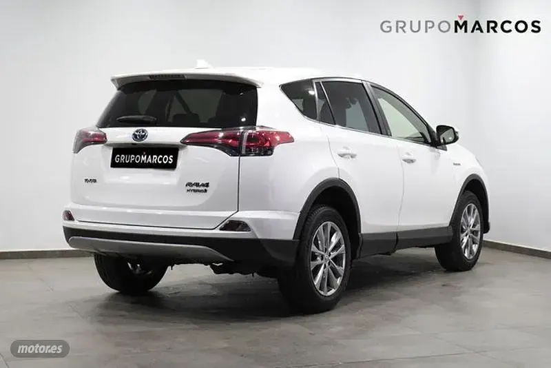 Usado Toyota RAV4 Advance 197 CV (144 kW) 2019 Blanco SUV