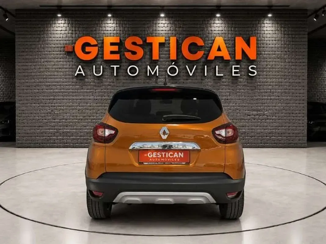 Usado Renault Captur Zen 131 CV (96 kW) 2020 Naranja SUV