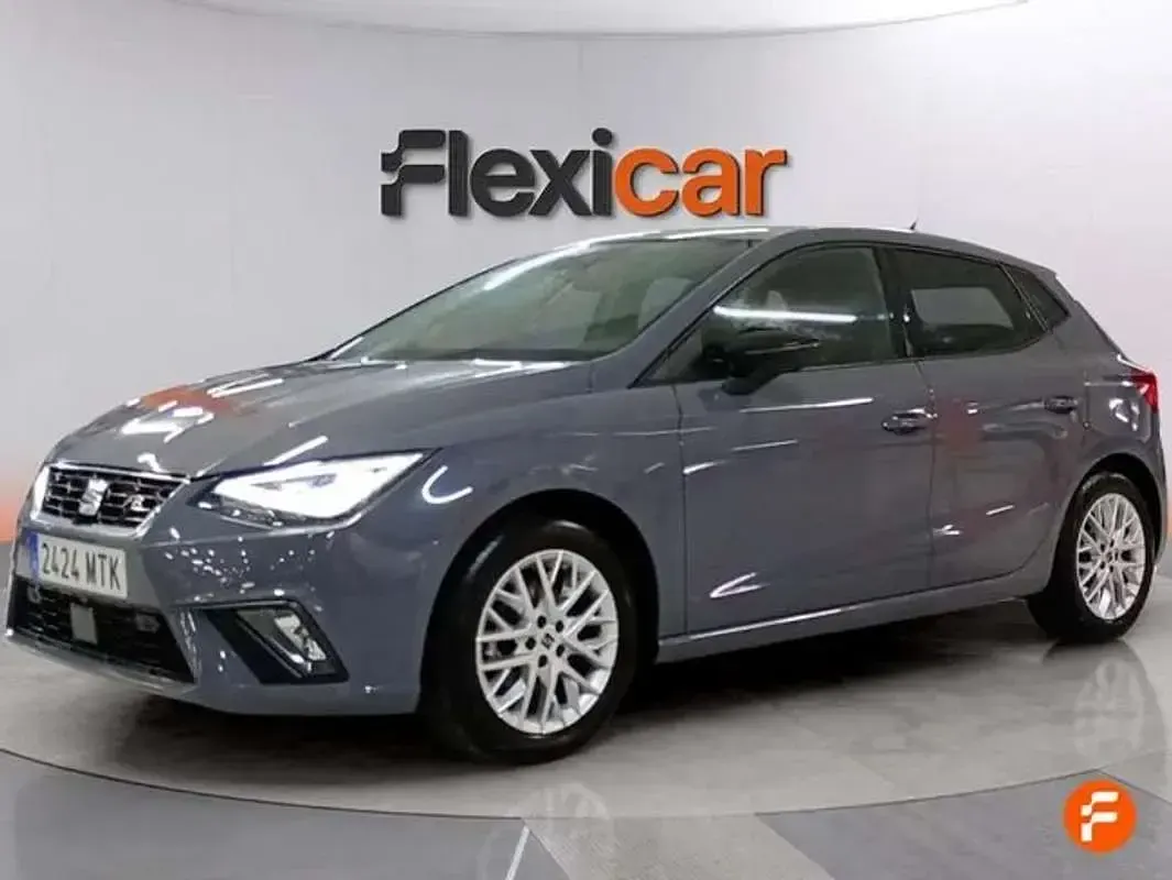 Usado Seat Ibiza FR 116 CV (85 kW) 2024 Gris Utilitario