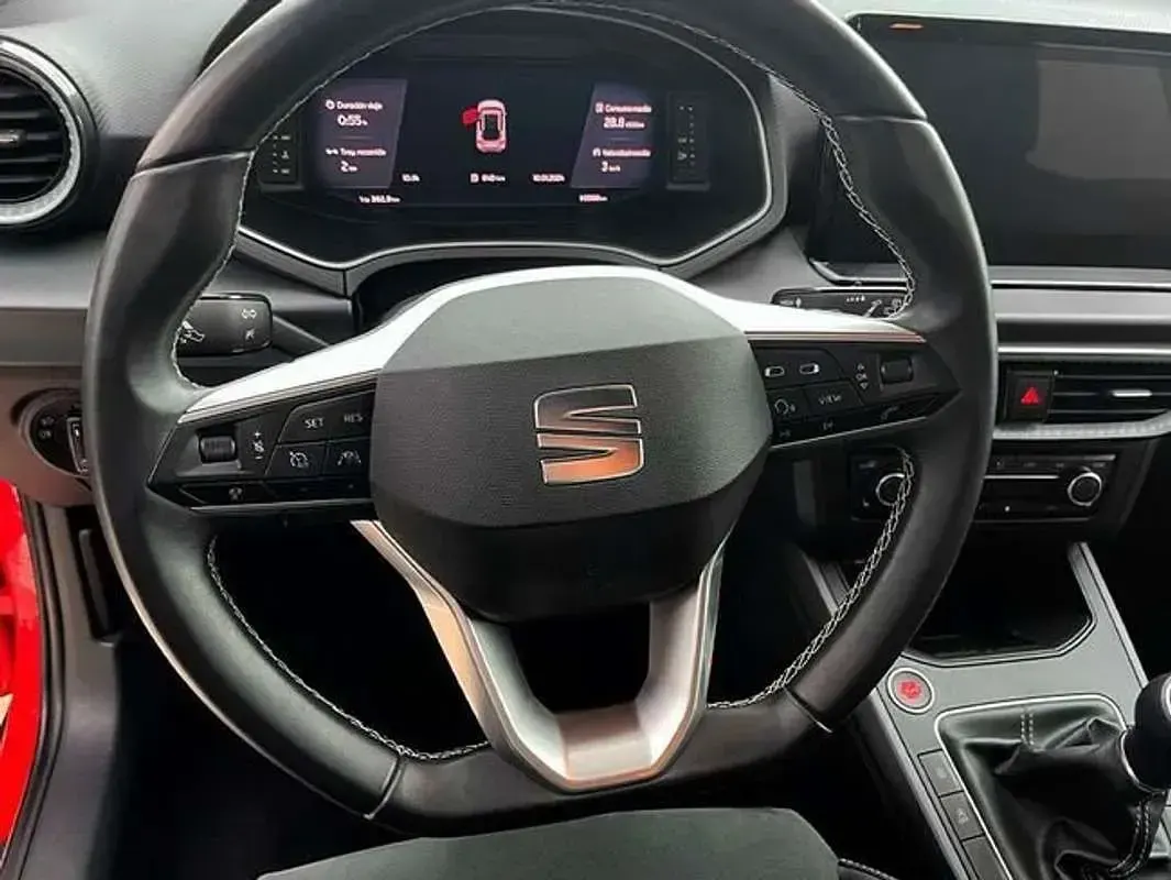 Usado Seat Arona Xperience 110 CV (80 kW) 2023 Rojo SUV