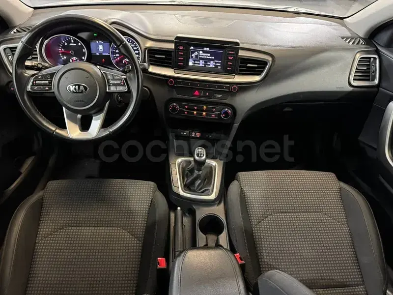 Usado Kia Ceed 115 CV (84 kW) 2019 Blanco Utilitario