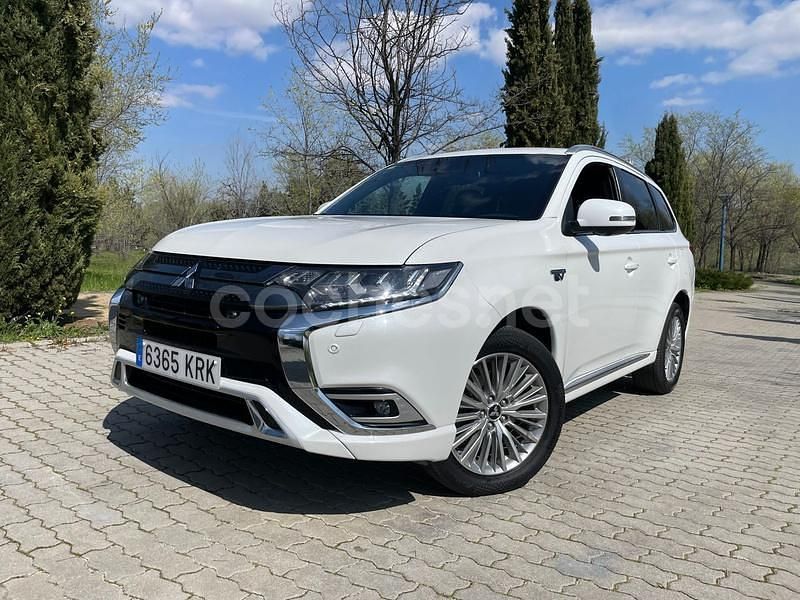 Usado Mitsubishi Outlander P-HEV 224 CV (164 kW) 2018 Blanco SUV