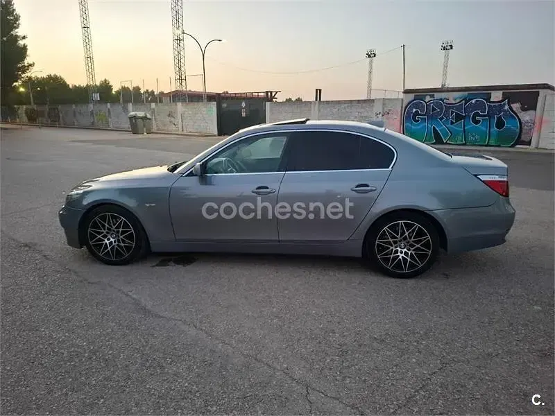 Usado BMW 525 177 CV (130 kW) 2007 Gris / plata Berlina