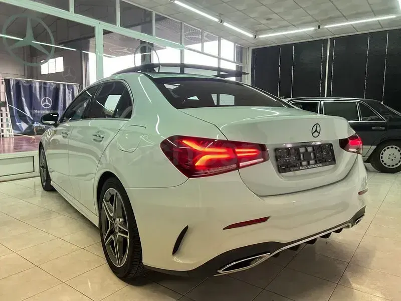 Usado Mercedes A200 150 CV (110 kW) 2020 Blanco Berlina