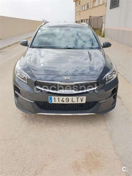 Usado Kia XCeed 141 CV (103 kW) 2021 Gris / plata SUV