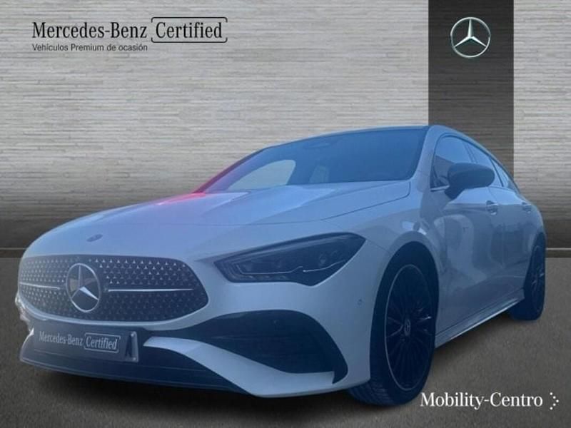 Usado Mercedes CLA200 150 CV (110 kW) 2025 Blanco polar Utilitario