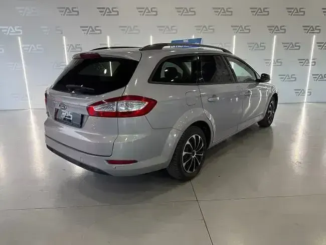 Usado Ford Mondeo Titanium 160 CV (117 kW) 2011 Gris Familiar