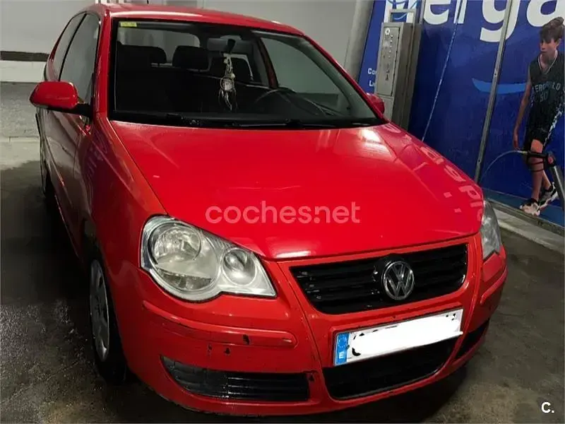 Usado VW Polo Advance 70 CV (51 kW) 2007 Rojo Utilitario