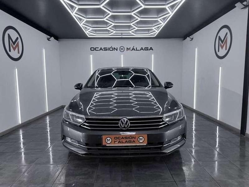 Usado VW Passat Advance 120 CV (88 kW) 2015 Gris Berlina