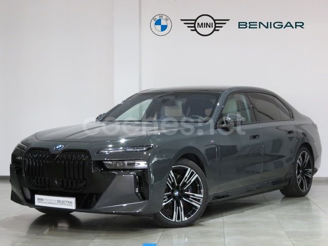 Negro Usado 2023 BMW 750e Comfort Edition Berlina | 112.000 € - Imagen 1/4