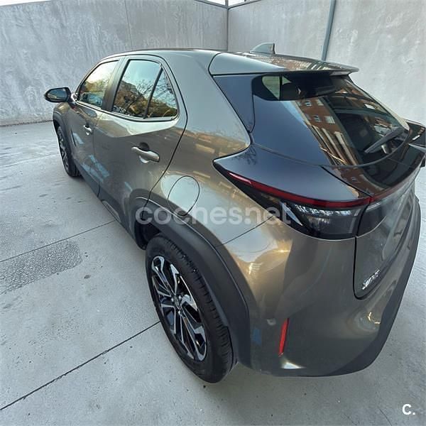 Usado Toyota Yaris Cross Active 116 CV (85 kW) 2024 Gris / plata SUV