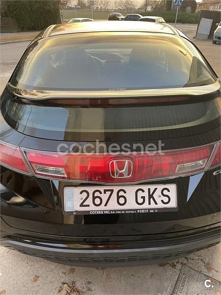 Usado Honda Civic Executive 140 CV (102 kW) 2009 Negro Berlina