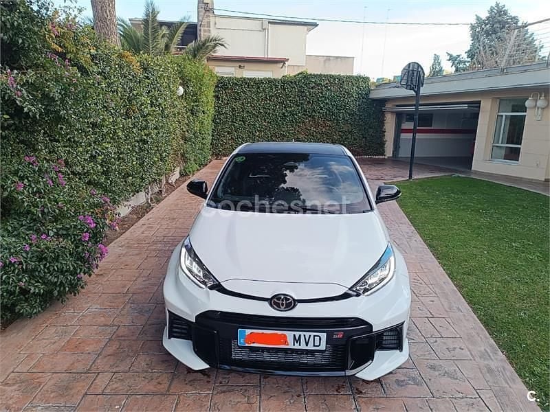 Usado Toyota Yaris 280 CV (205 kW) 2024 Blanco Berlina