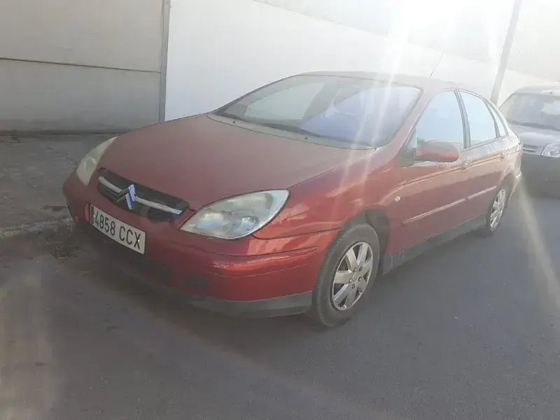 Usado Citroën C5 110 CV (80 kW) 2002 Granate Familiar