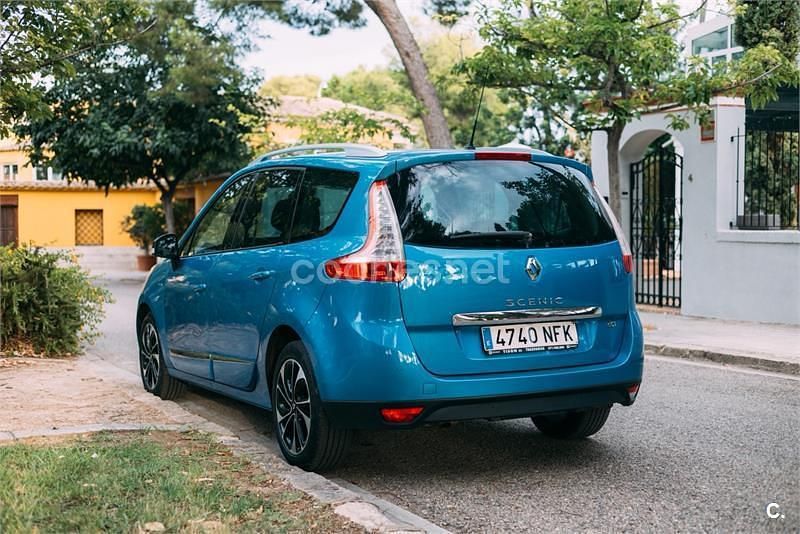 Usado Renault Scénic III Bose Edition 110 CV (80 kW) 2016 Azul Monovolumen