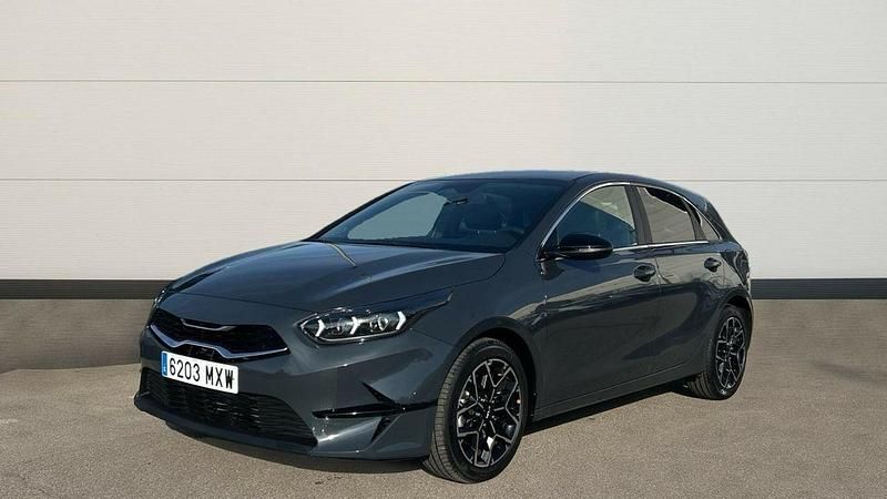 Usado Kia Ceed Style 100 CV (73 kW) 2025 Gris Utilitario
