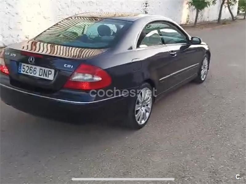 Usado Mercedes CLK320 Elegance 224 CV (164 kW) 2005 Azul Coupe